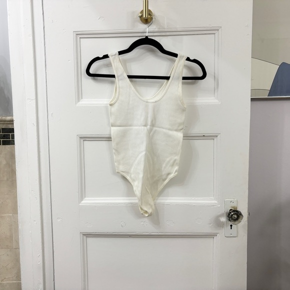 NWOT ZARA Ribbed White Seamless Sleeveless Low Back Bodysuit Sz Small - Picture 2 of 8